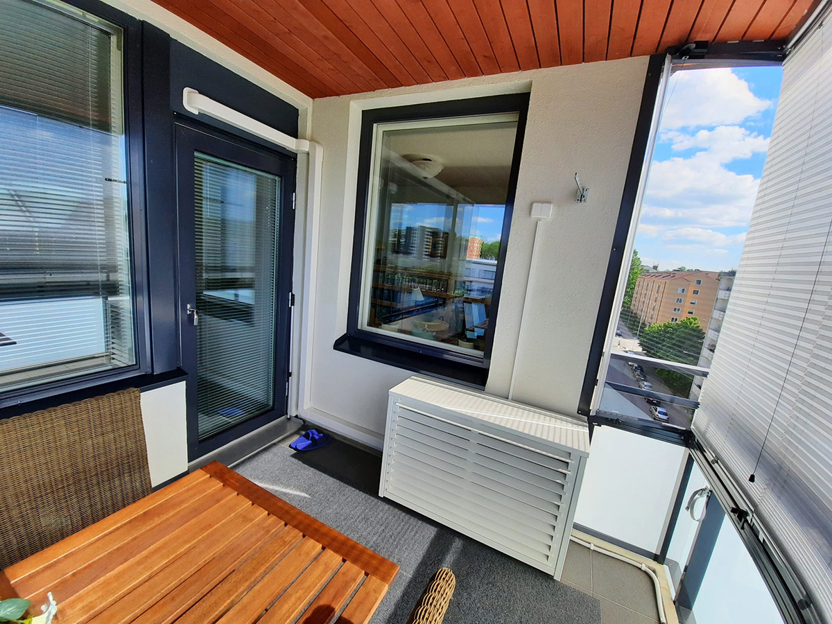 Mitsubishi Electric ulkoyksikkö parvekkeella